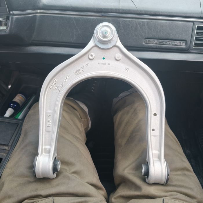 Продам Новый Рычаг бмв