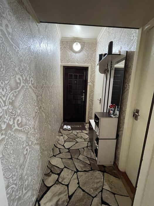 Продается 2-х переделана в 3-х комнатную квартиру