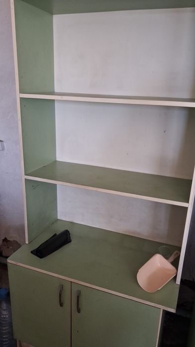 Шкаф витрина в магазин