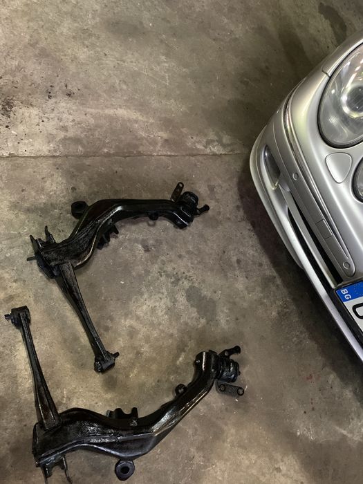 Окачване - Задни носачи за Тойота Авенсис Toyota Avensis T25 След 2003