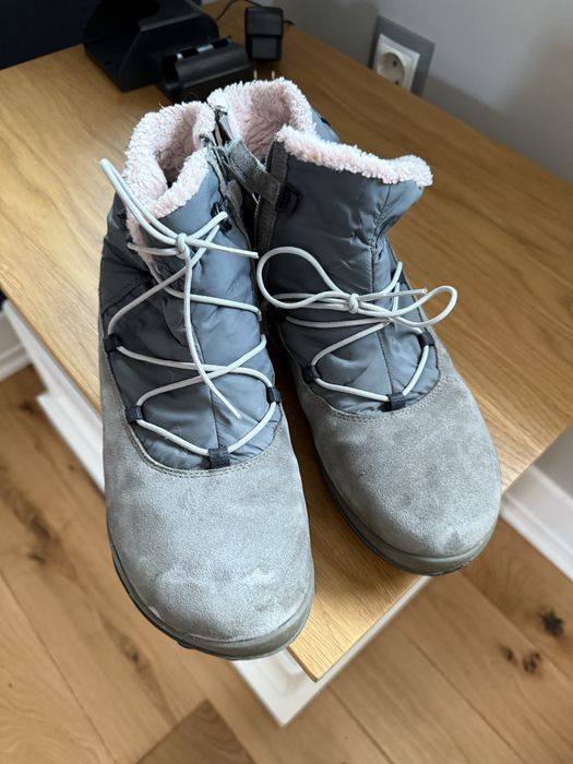 Обувки Camper.