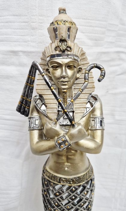 Figurină egipteană Tutankhamun din rășină acrilică, Colecția Leonardo, 36cm înnălțime.