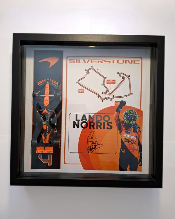 MCL38 - Lando Norris - PhotoFrame cu circuitul Silverstone