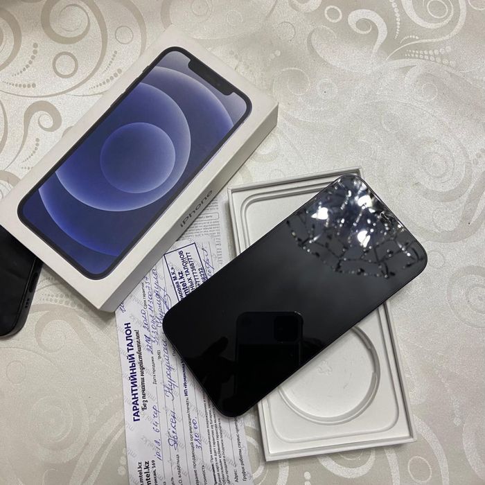 Продается айфон 12 в идеальном состояний цена договорная!