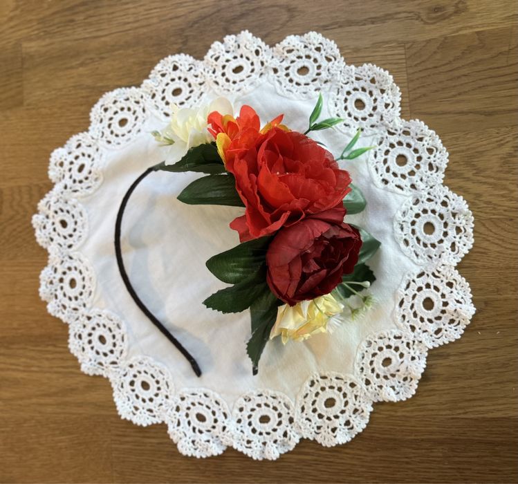 Диадема с цветя за народни танци