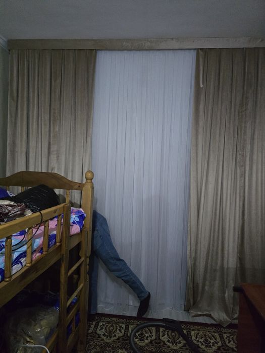 Kvartira sotiladi 2 xonali novostrayka 84 kv metrli remontli srochna