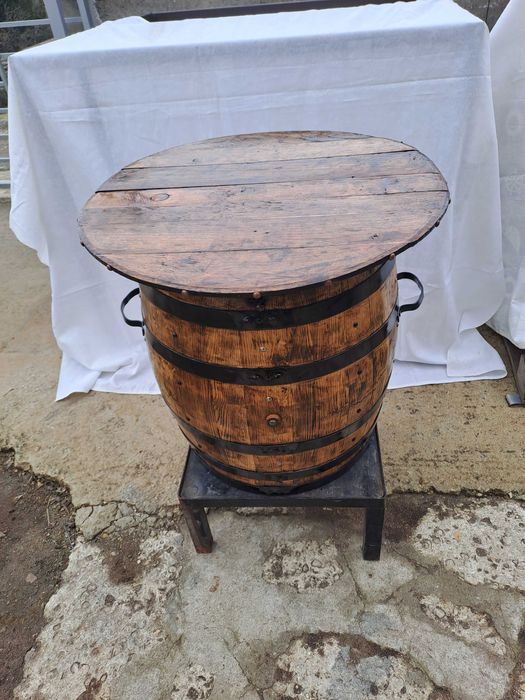 Продава се маса бъчва