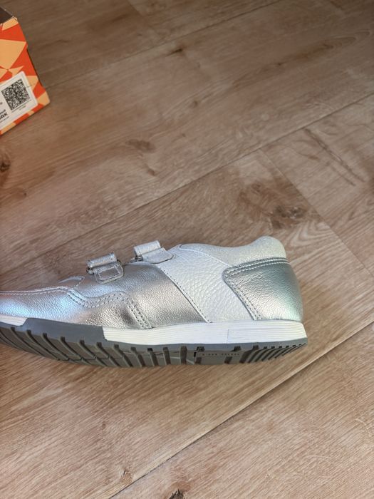 Обувь для девочки, новая