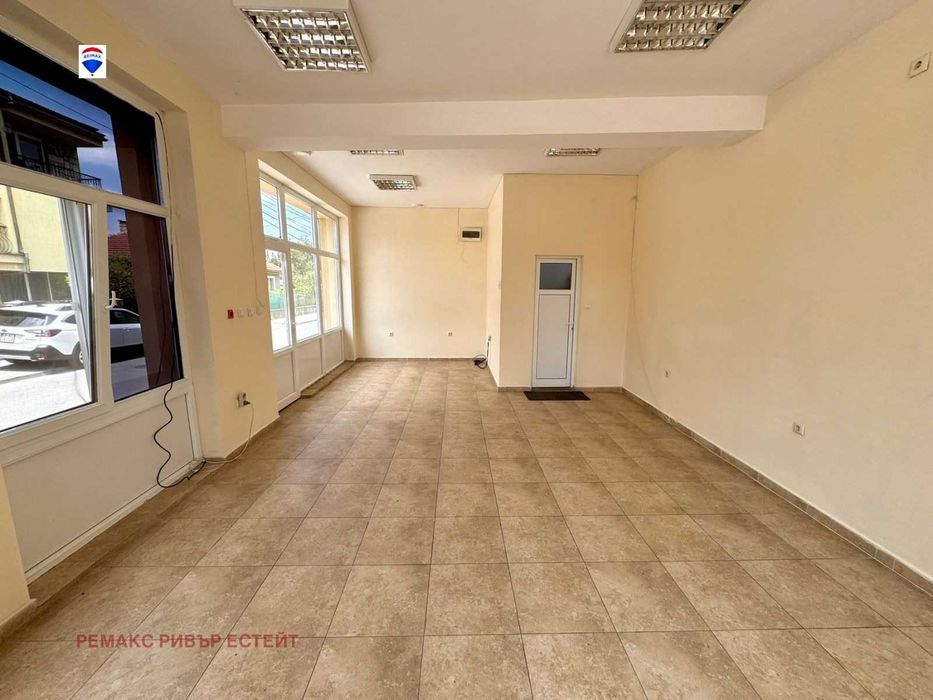 Търговски обект/ магазин под наем Кооперативен пазар, гр. Русе