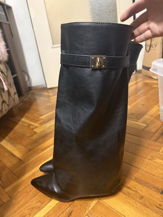 Ботуши на токче