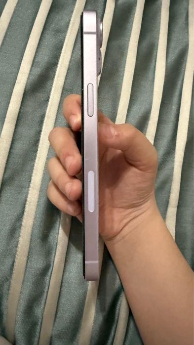 Продам айфон 14+