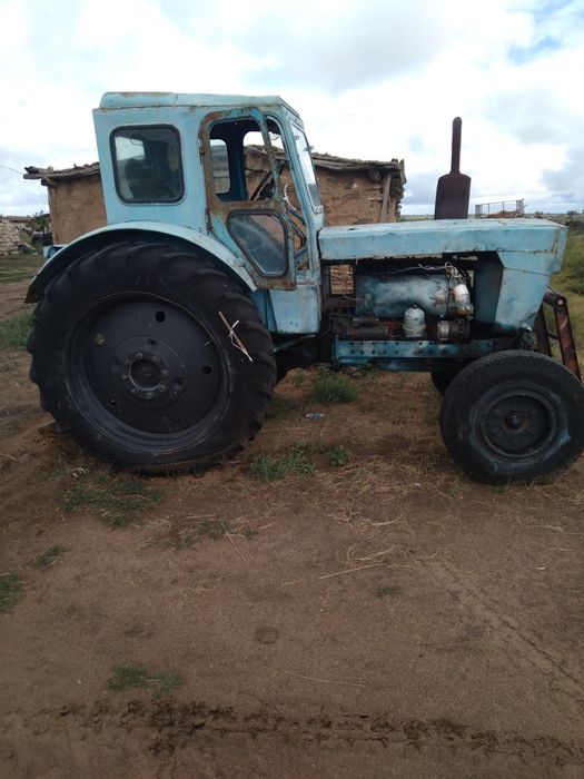 Продам трактор  Б/У