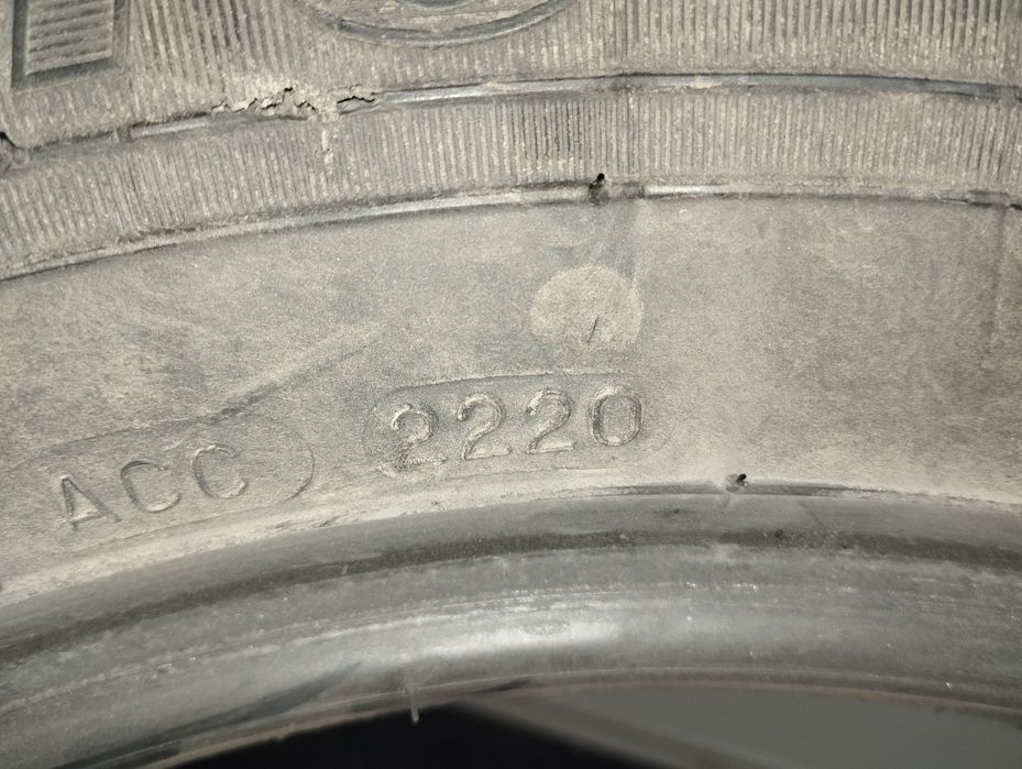 Продам шипованые шины