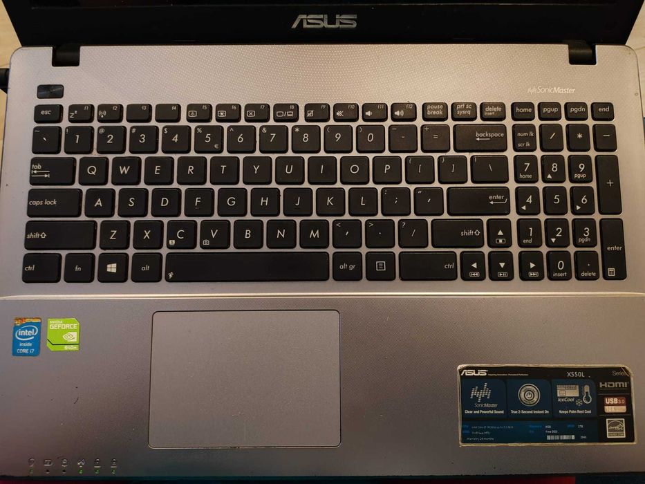 Laptop Asus X550L