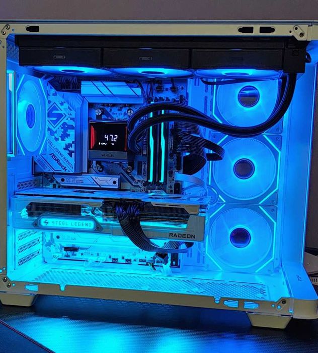 Топ Геймърска конфигурация | Ryzen 7 7800X3D | RX 9070 XT Steel Legend | 32GB RAM | 2TB KC3000 | Гаранция