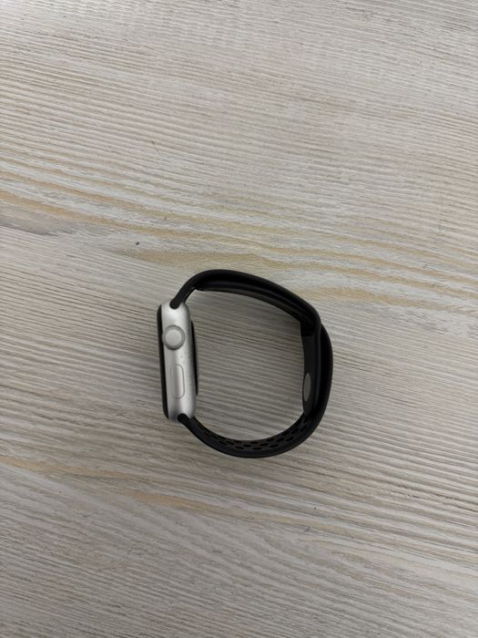 Продается Apple Watch Series 3 Срочно