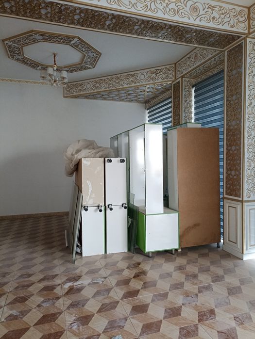 Мебель сотилади .