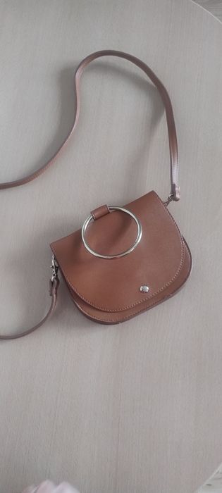 Poseta mica maro cu decor auriu