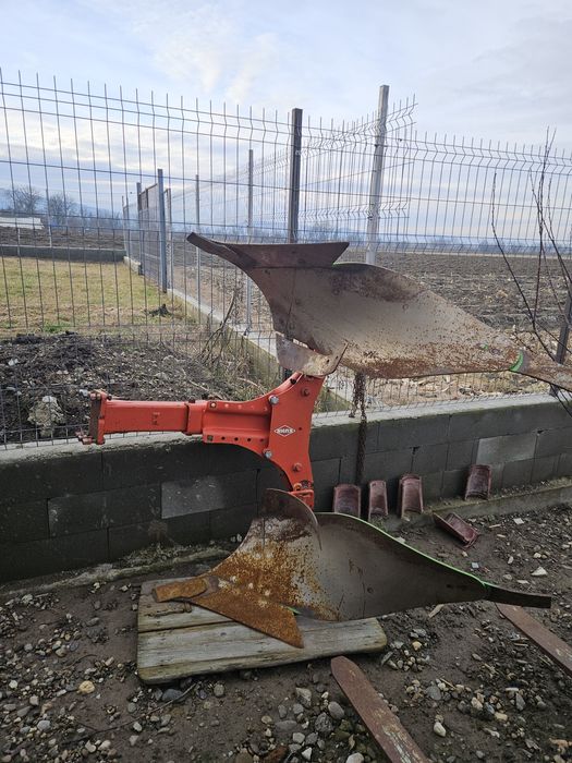 Plug cu 4 brazde kuhn multimaster 112 vario