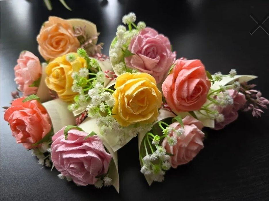 Martisoare conuri cu trandafiri