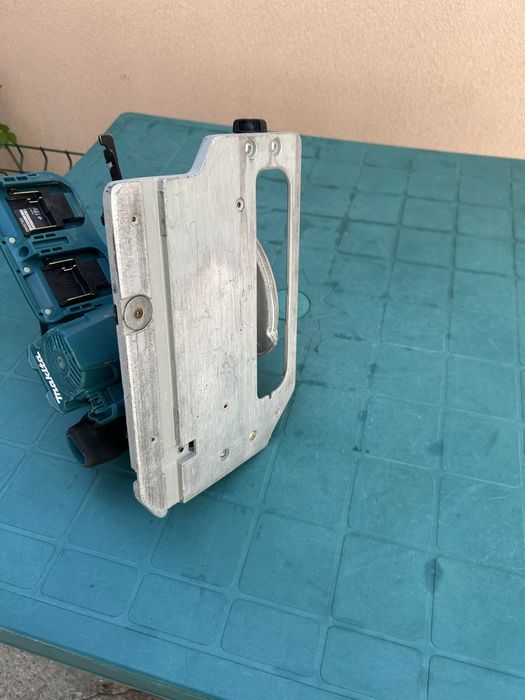 Fierastrau circular Makita DHS 782