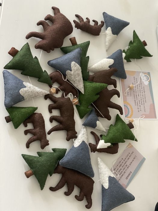 Ghirlande cu elemente din lână