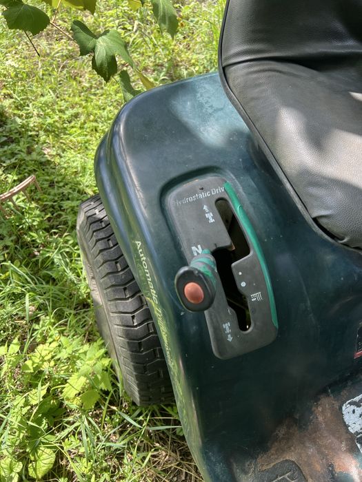 Tractoras de tuns iarba