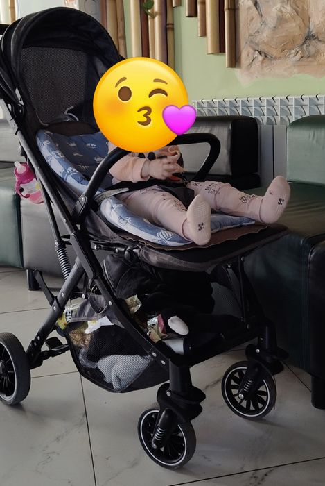 Стульчик для кормления. Кроватка. Коляска .