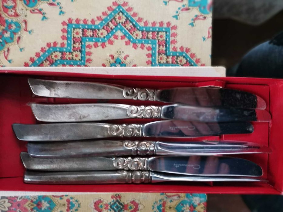 стари ножове за хранене