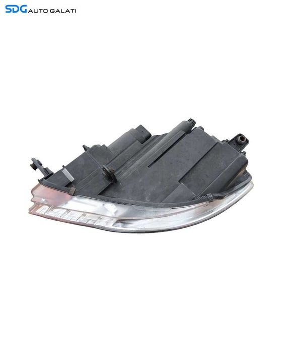 Far Dreapta FARA Xenon Volkswagen Passat CC 2008 - 2012 Cod 3C8941006D 0301239602 (Ureche Inferioara Reparata) [L1790]