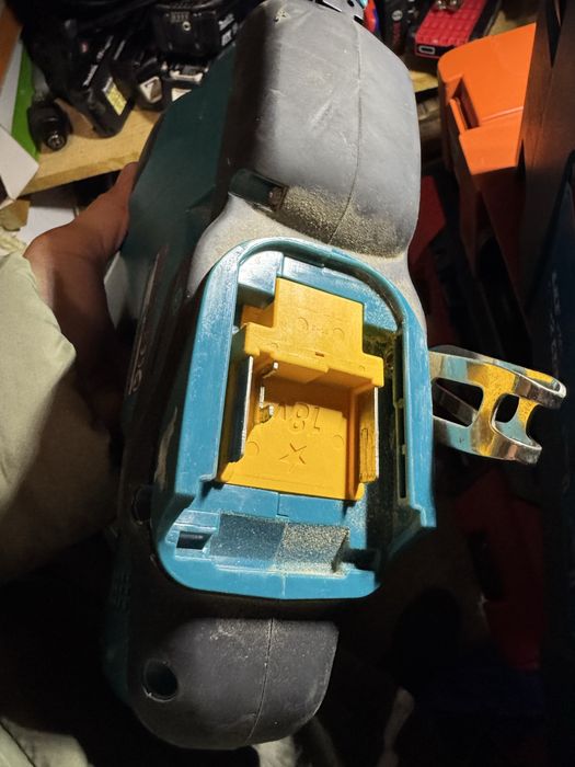 Pistol Makita DBN500