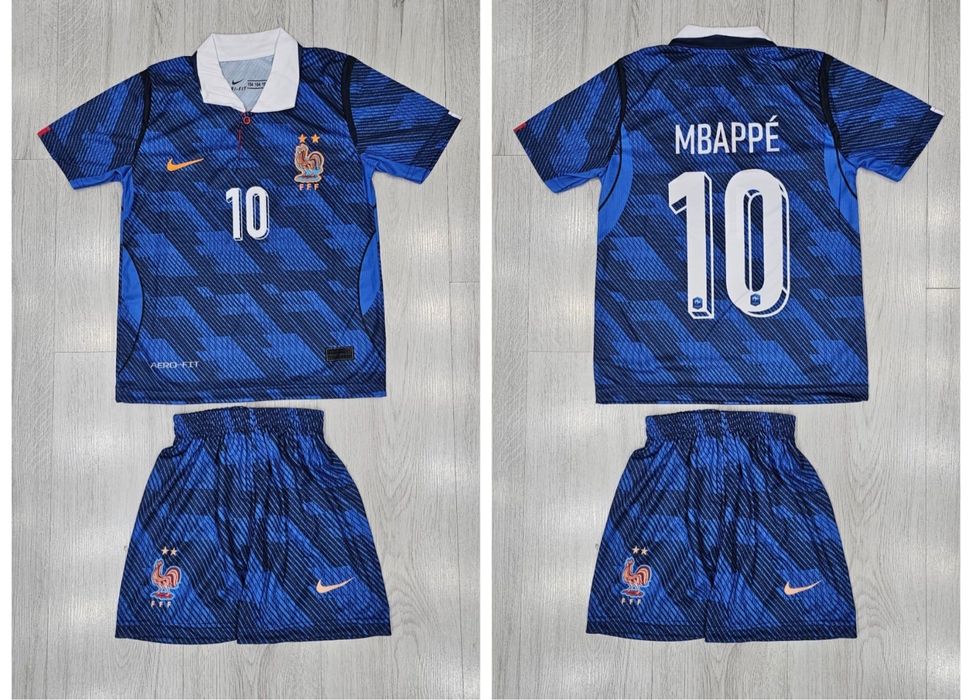 Echipamente de fotbal pentru copii
