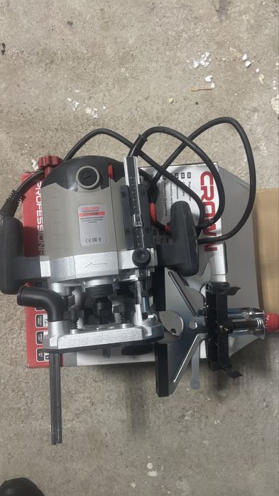 Фрезер вертикальный CROWM 1400W