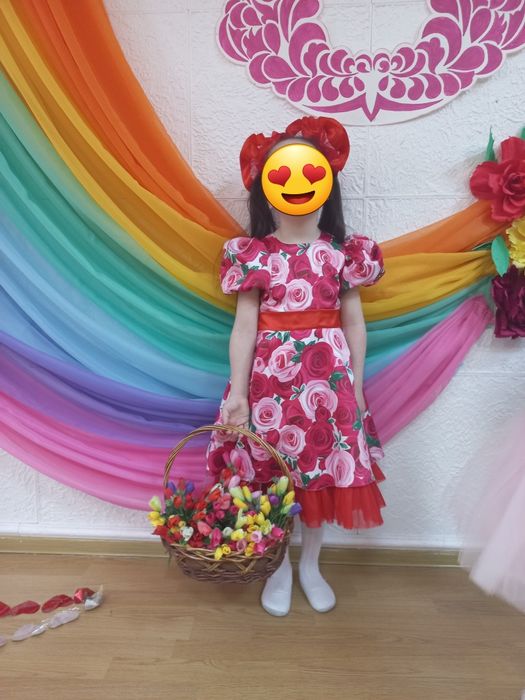 Платье на девочку 5-6лет