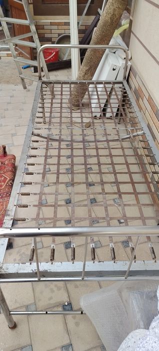 Продаëтся кровать железный