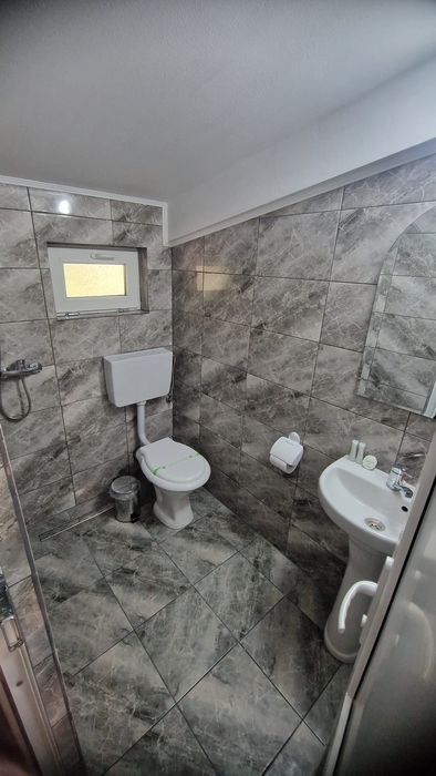 Închiriez camere regim hotelier Bașcov/zona centrală Calafat