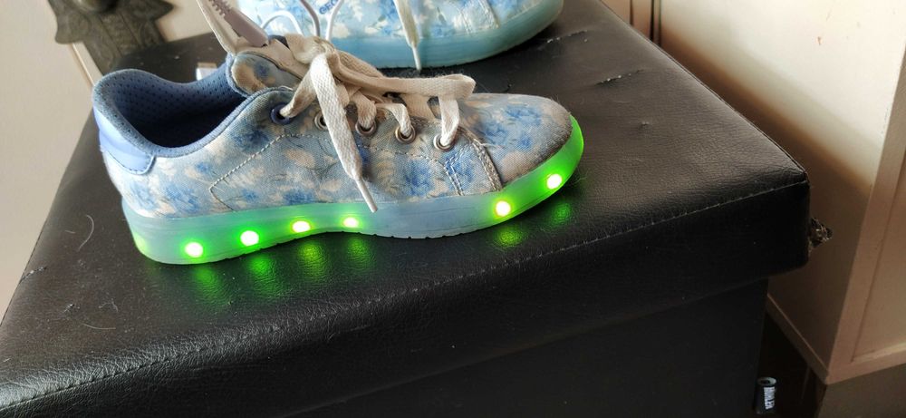 Geox светещи сникърси