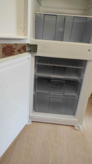 Хладилник за вграждане finlux