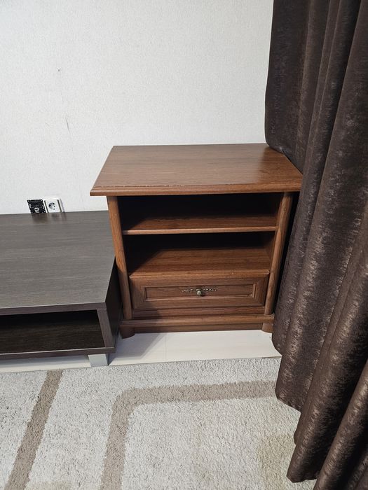 Шкаф-сервант б/у