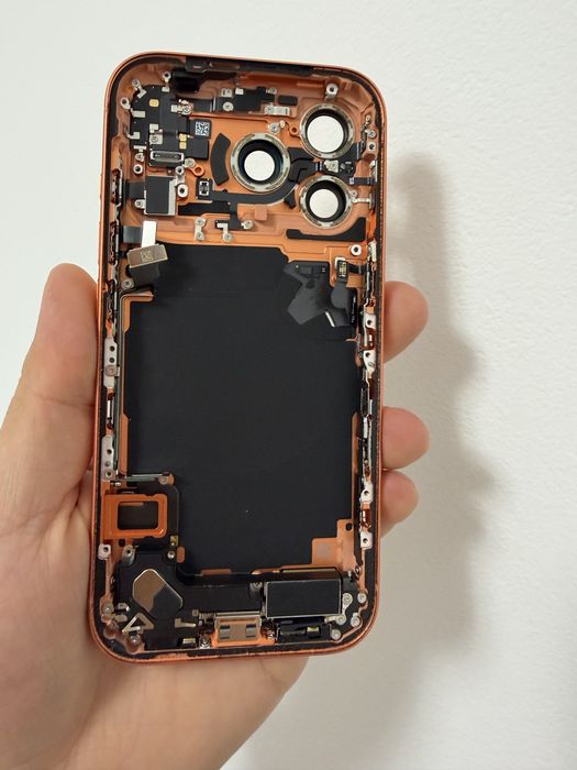 Carcasa iPhone 17 Pro Orange, originala, impecabila