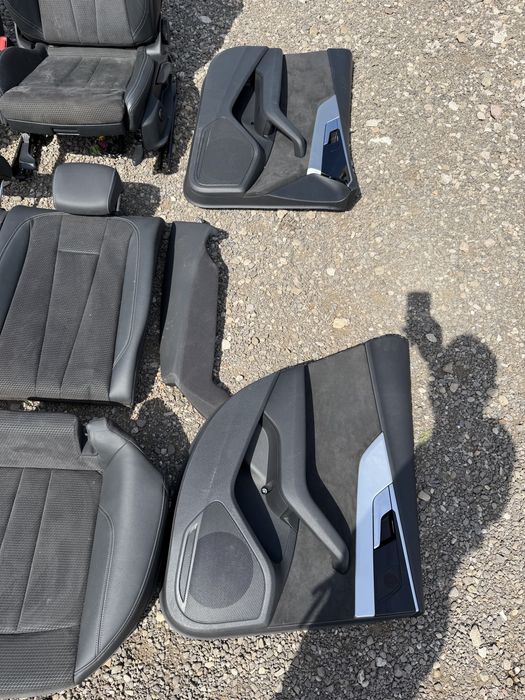Interior piele / alcantara Audi A5 8W : Scaune / Banchete / Fete usi