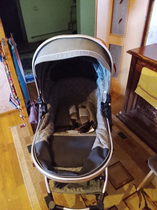 Продам каляску с автокреслом