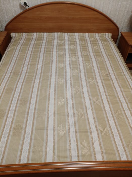 Продам спальный гарнитур