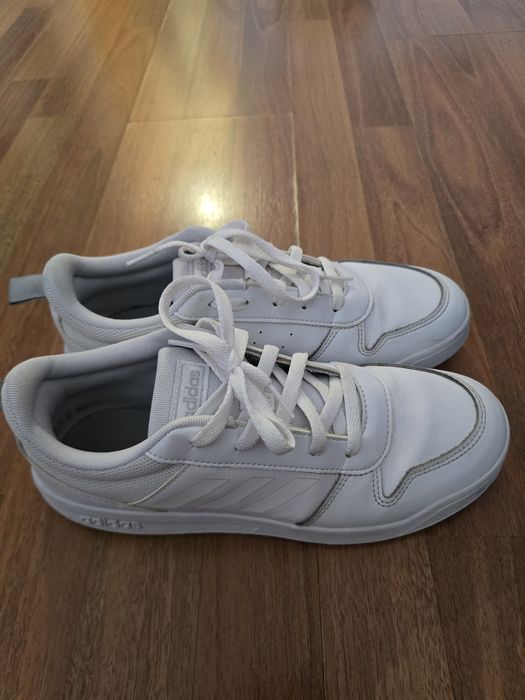 Adidas обувки- 40 номер