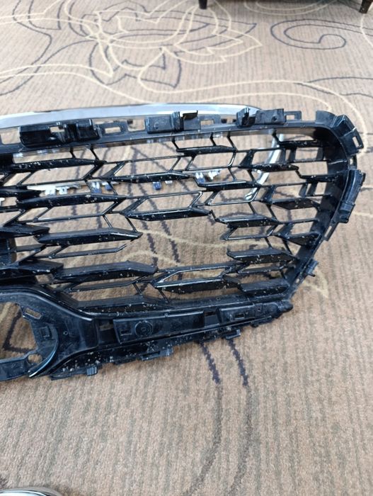 Продам решетку tayota highlander