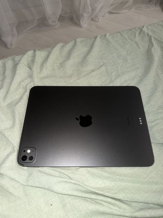 iPad Pro M4 11-Inch 256GB  [ 96% АКБ ] + ЧЕХОЛ ЗА 70к