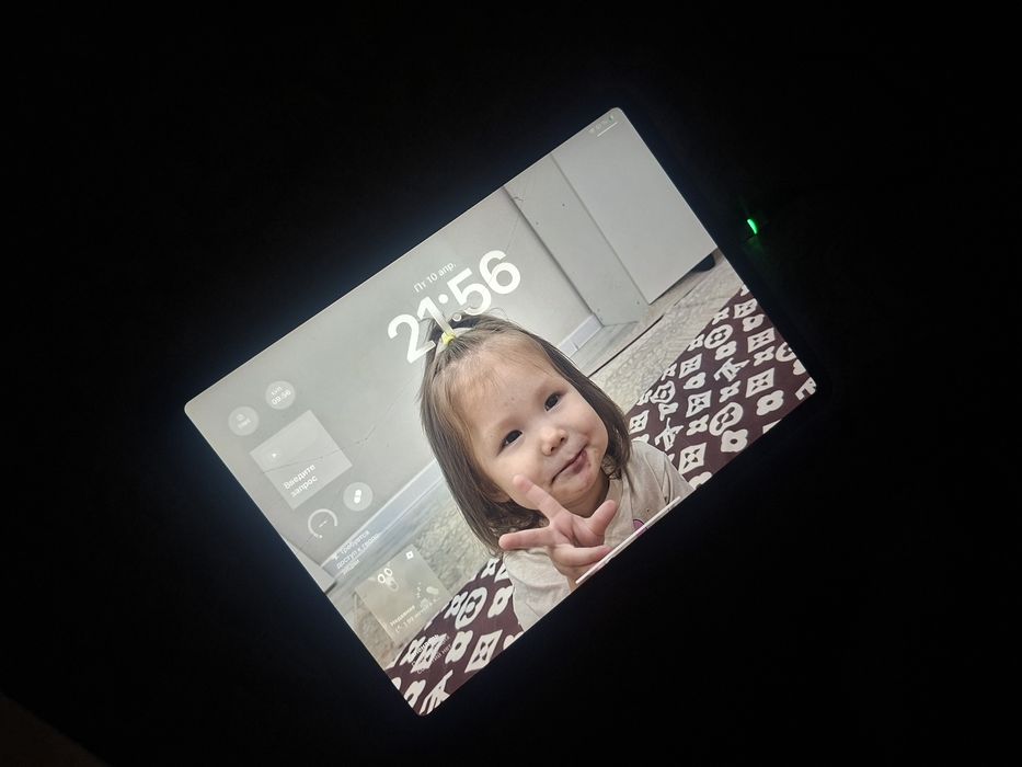 Продам айпад м2  коробка имеется