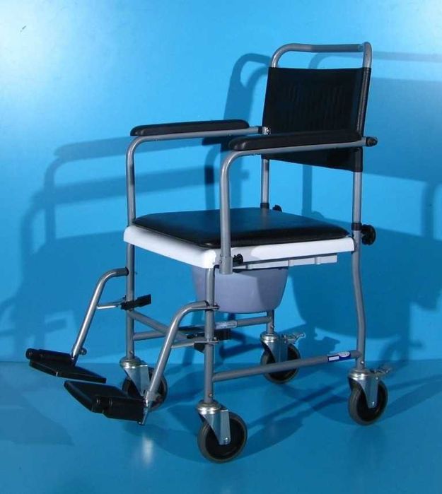 Scaun handicap cu wc si roti  (toaleta) handicap - garantie 12 luni