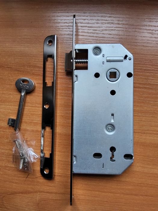 2бр. Обикновени брави за интериорни врати