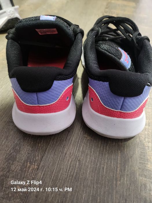 Маратонки under armour